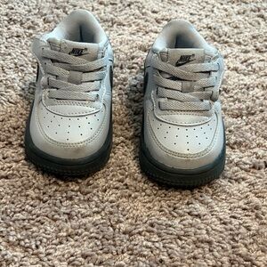 Nike Kids Light Gray and Dark Gray Low-Top Sneakers